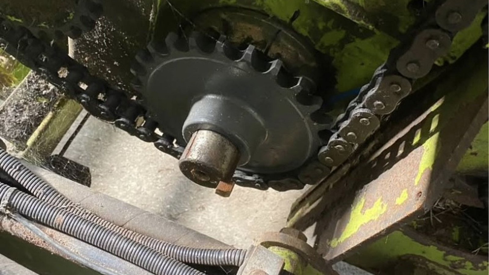 Rundballenpresse типа CLAAS ROLLANT 255 RC UNIWRAP, Gebrauchtmaschine в øster ulslev (Фотография 9)