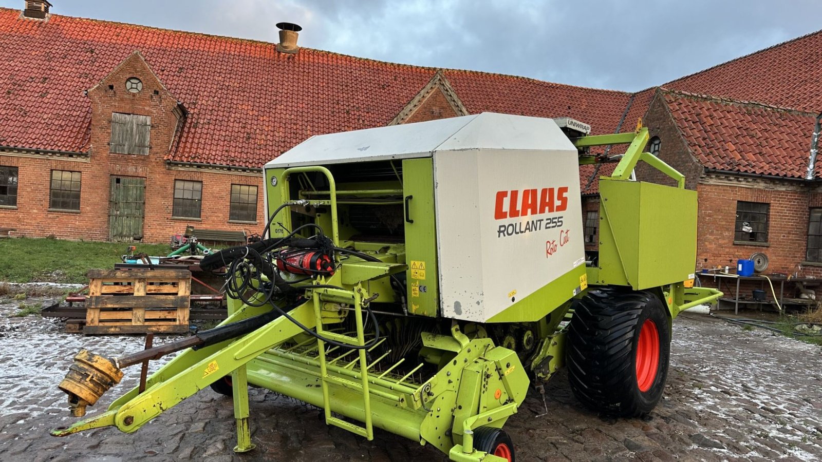 Rundballenpresse za tip CLAAS ROLLANT 255 RC UNIWRAP, Gebrauchtmaschine u øster ulslev (Slika 1)
