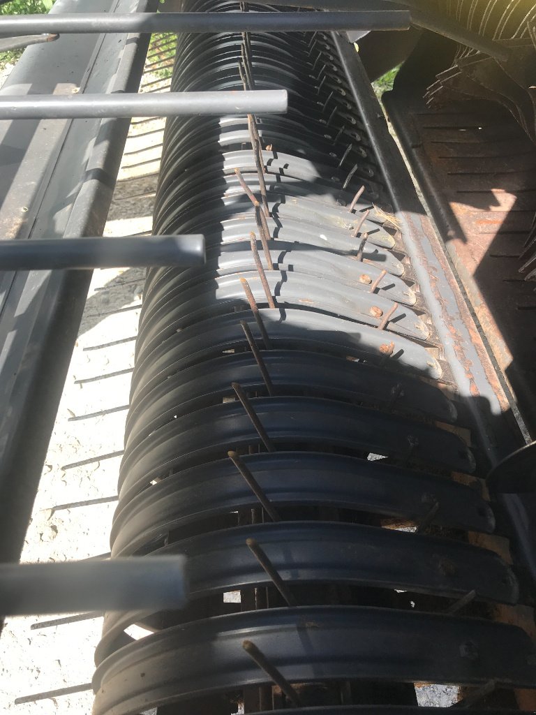 Rundballenpresse του τύπου CLAAS ROLLANT 340 RC, Gebrauchtmaschine σε MORLHON LE HAUT (Φωτογραφία 7)