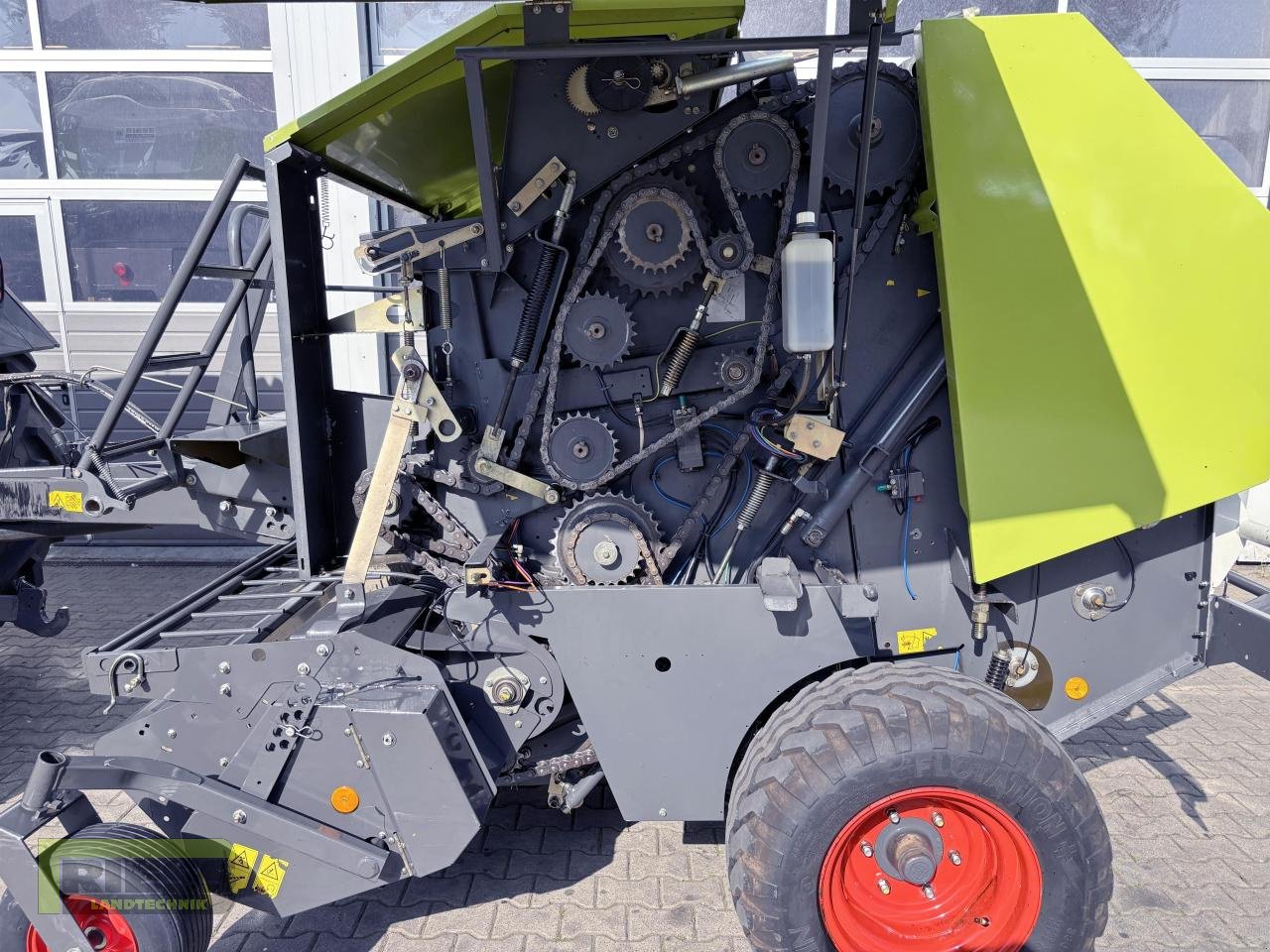 Rundballenpresse typu CLAAS ROLLANT 355 Roto Cut, Gebrauchtmaschine v Homberg/Ohm - Maulbach (Obrázek 7)