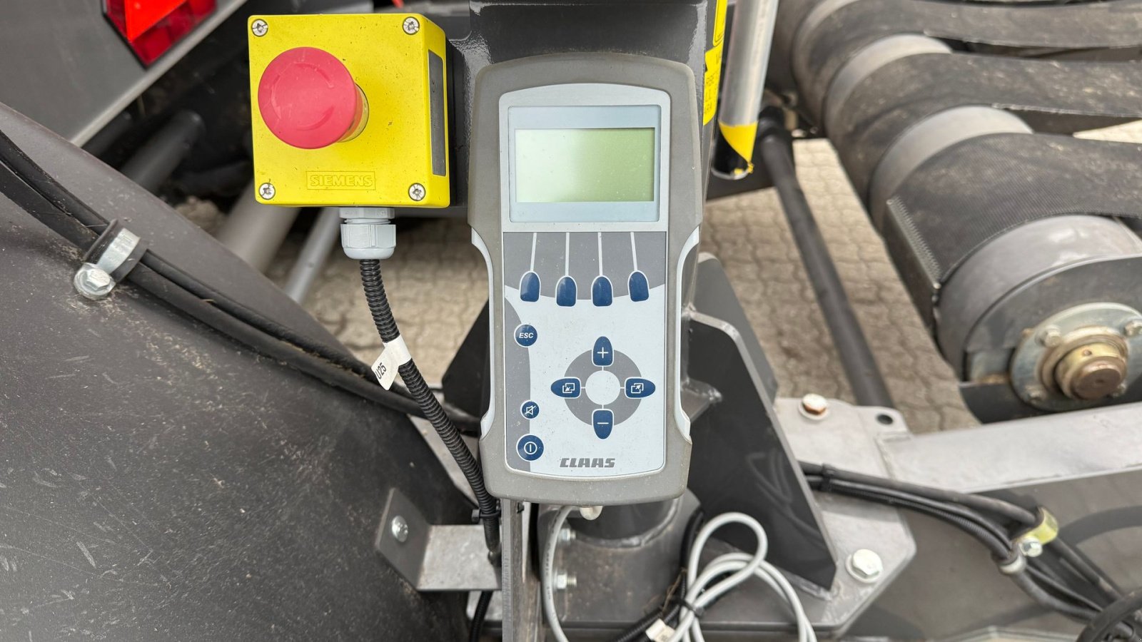 Rundballenpresse Türe ait CLAAS ROLLANT 455 RC UNIWRAP, Gebrauchtmaschine içinde Gjerlev J. (resim 11)