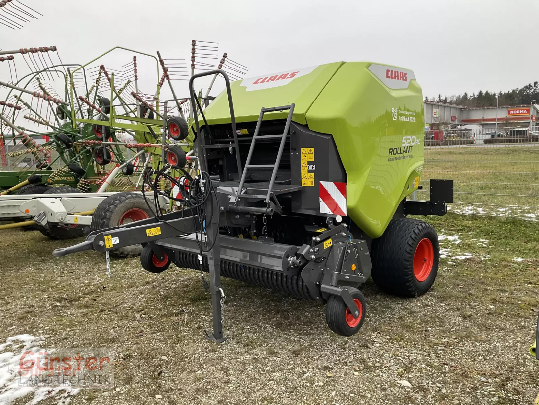 Rundballenpresse des Typs CLAAS ROLLANT 520 RC, Neumaschine in Mitterfels (Bild 2)