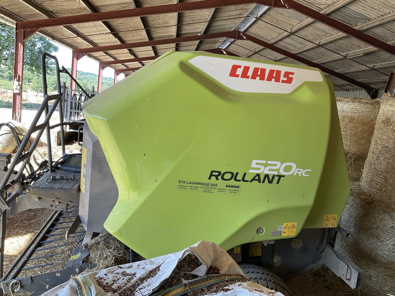 Rundballenpresse van het type CLAAS ROLLANT 520 RC, Gebrauchtmaschine in MORLHON LE HAUT (Foto 9)
