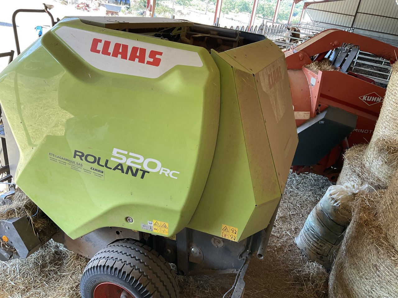 Rundballenpresse van het type CLAAS ROLLANT 520 RC, Gebrauchtmaschine in MORLHON LE HAUT (Foto 7)