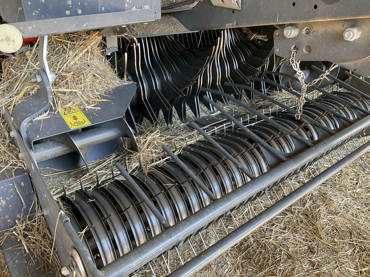 Rundballenpresse van het type CLAAS ROLLANT 520 RC, Gebrauchtmaschine in MORLHON LE HAUT (Foto 11)