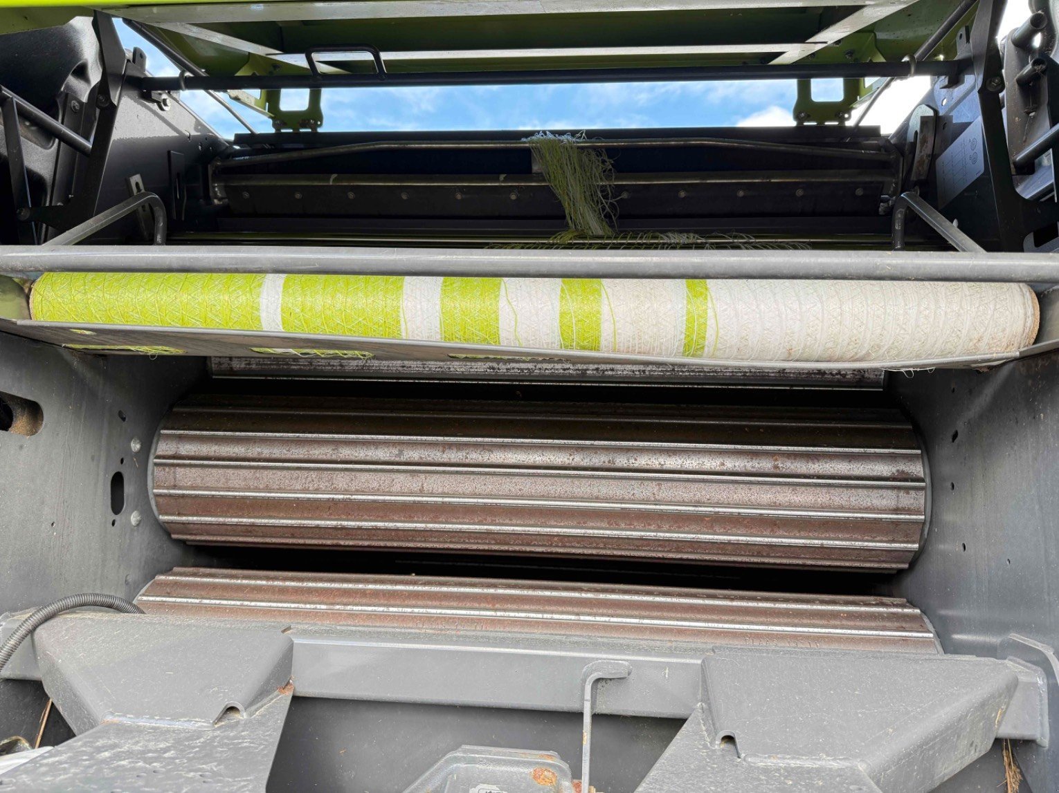 Rundballenpresse типа CLAAS ROLLANT 520 RF, Gebrauchtmaschine в SAINT GAUDENS (Фотография 10)