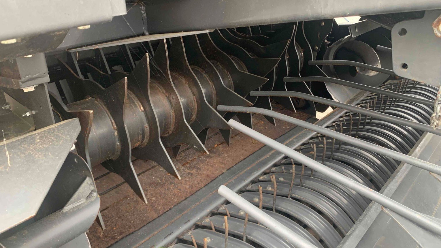 Rundballenpresse van het type CLAAS ROLLANT 520 RF, Gebrauchtmaschine in ORLEIX (Foto 9)