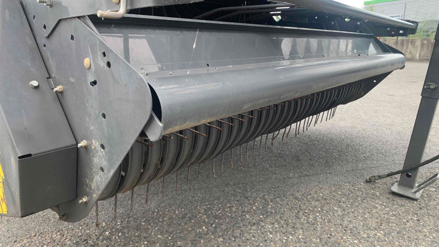 Rundballenpresse van het type CLAAS ROLLANT 520 RF, Gebrauchtmaschine in ORLEIX (Foto 8)