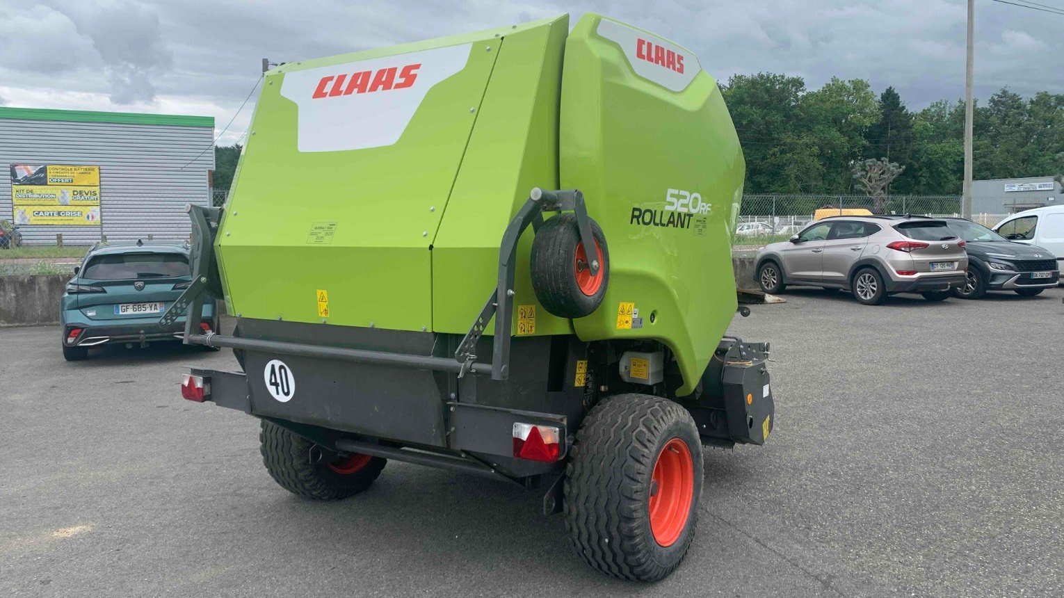 Rundballenpresse van het type CLAAS ROLLANT 520 RF, Gebrauchtmaschine in ORLEIX (Foto 5)