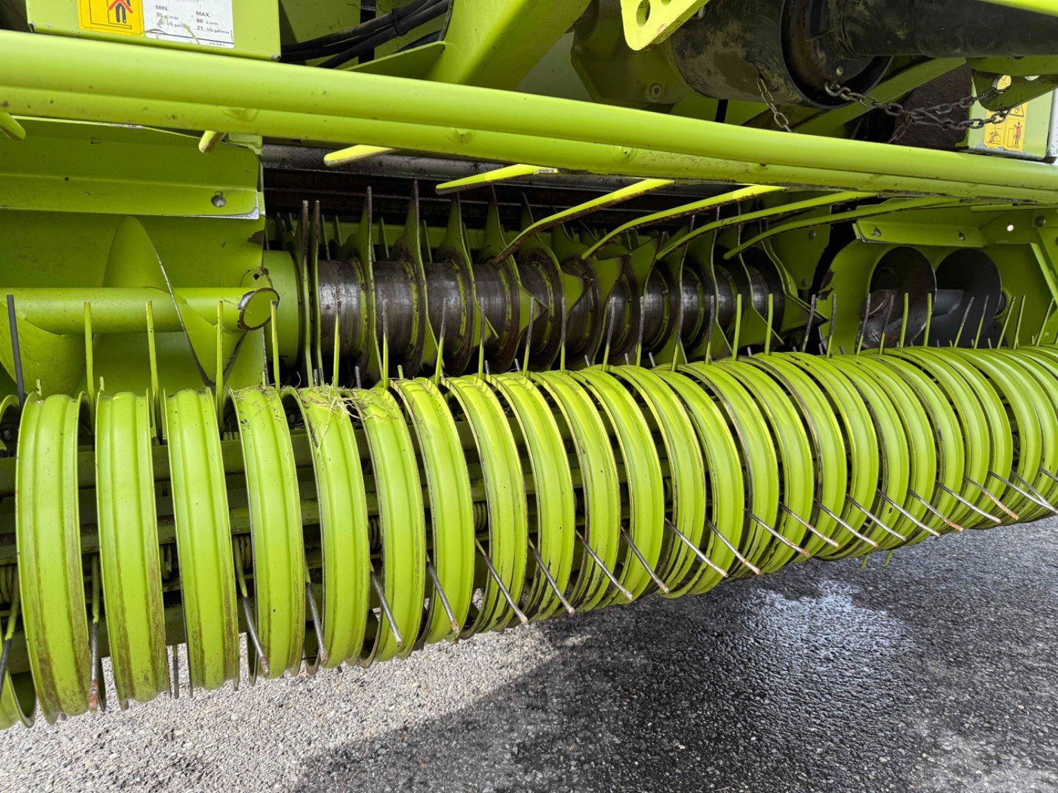 Rundballenpresse a típus CLAAS ROLLANT240, Gebrauchtmaschine ekkor: ST ELIX THEUX (Kép 9)