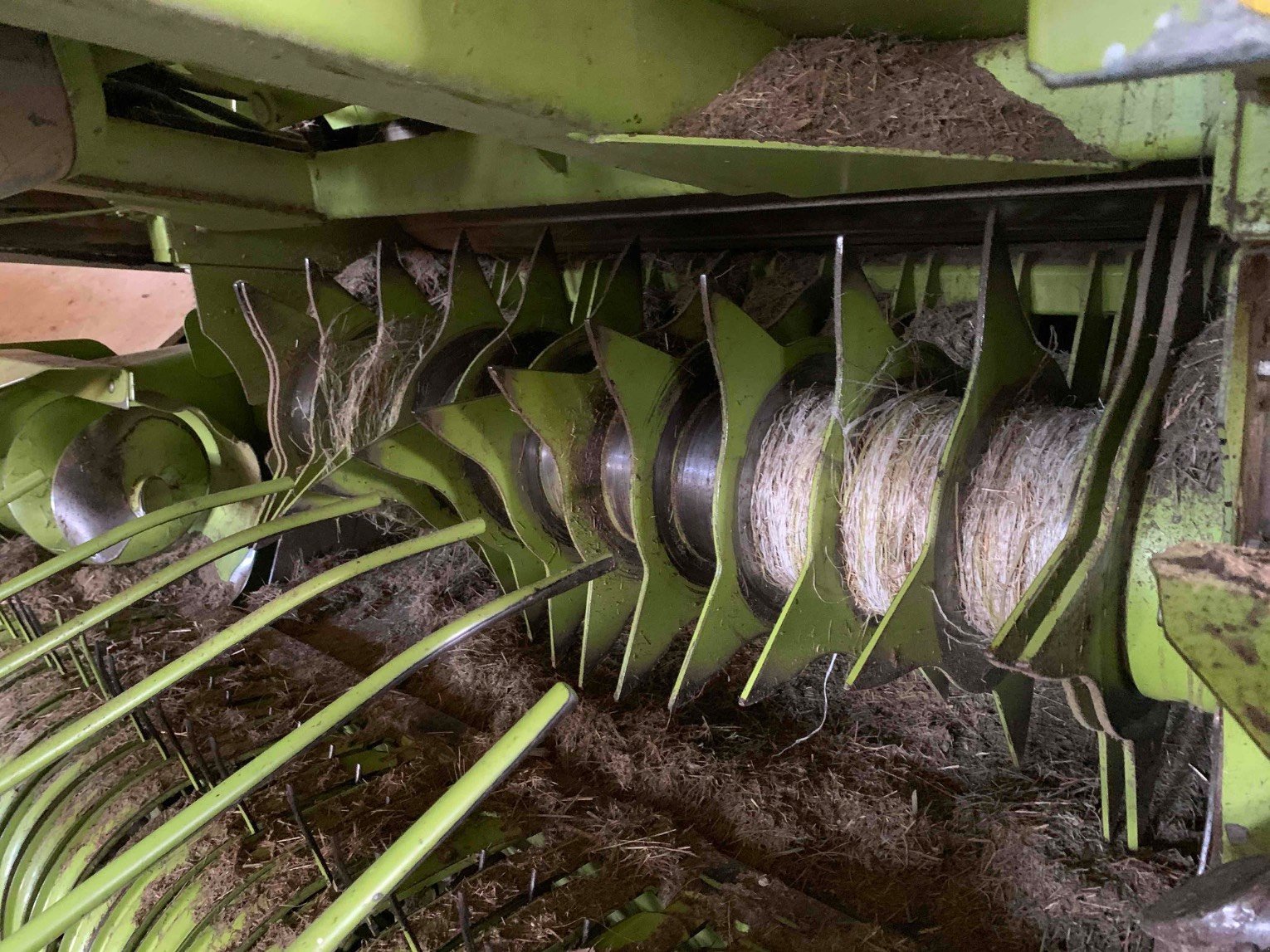 Rundballenpresse a típus CLAAS ROLLANT240, Gebrauchtmaschine ekkor: ORLEIX (Kép 4)