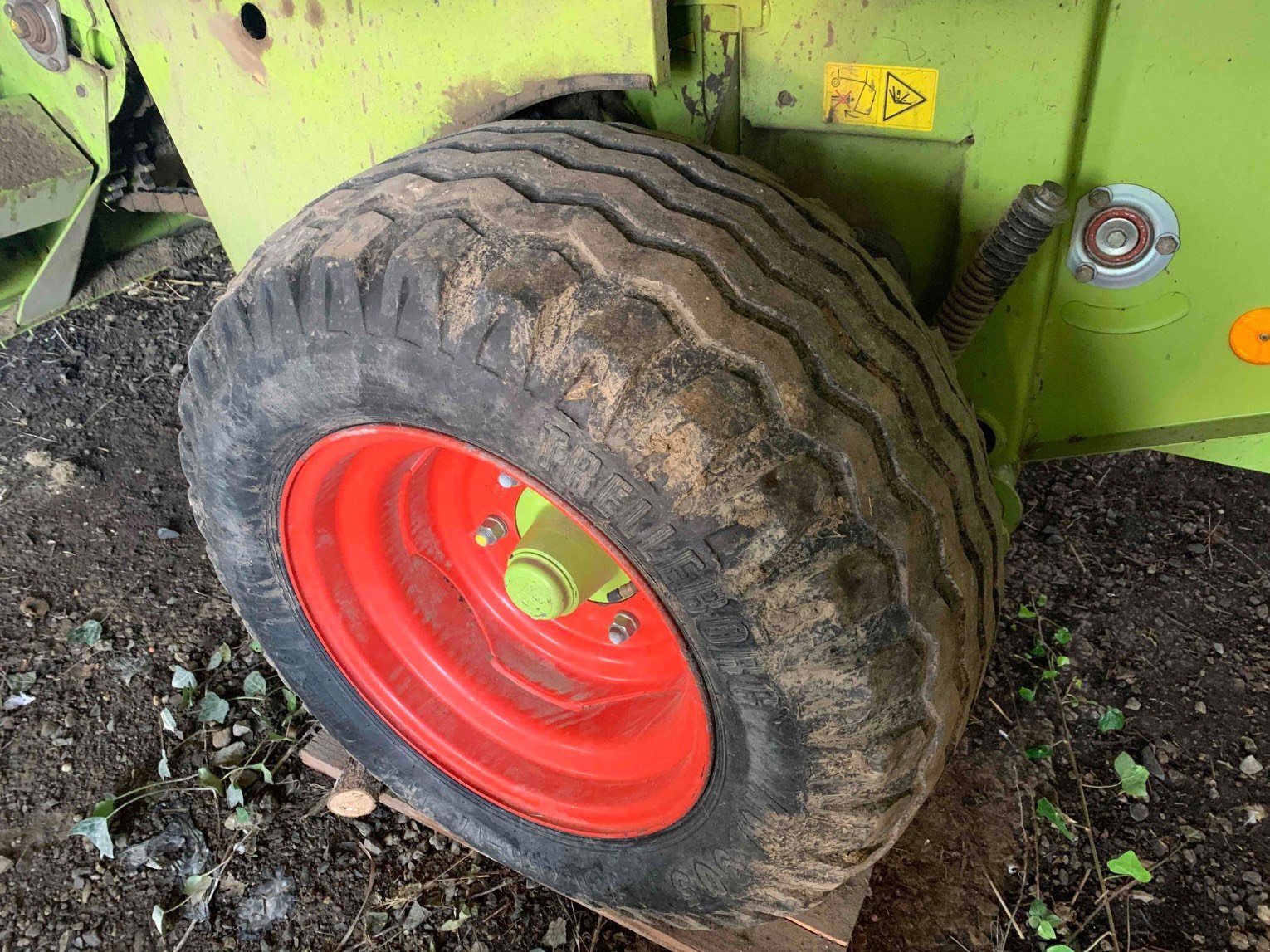 Rundballenpresse a típus CLAAS ROLLANT240, Gebrauchtmaschine ekkor: ORLEIX (Kép 7)