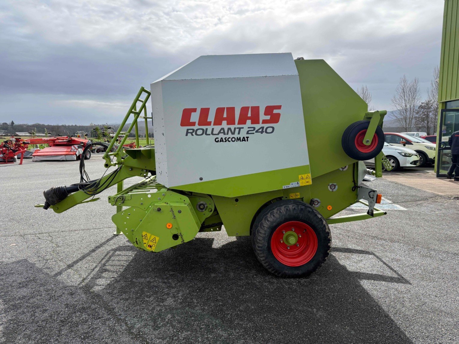 Rundballenpresse от тип CLAAS ROLLANT240, Gebrauchtmaschine в ST ELIX THEUX (Снимка 8)