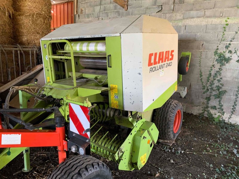Rundballenpresse typu CLAAS ROLLANT240, Gebrauchtmaschine v ORLEIX (Obrázek 1)