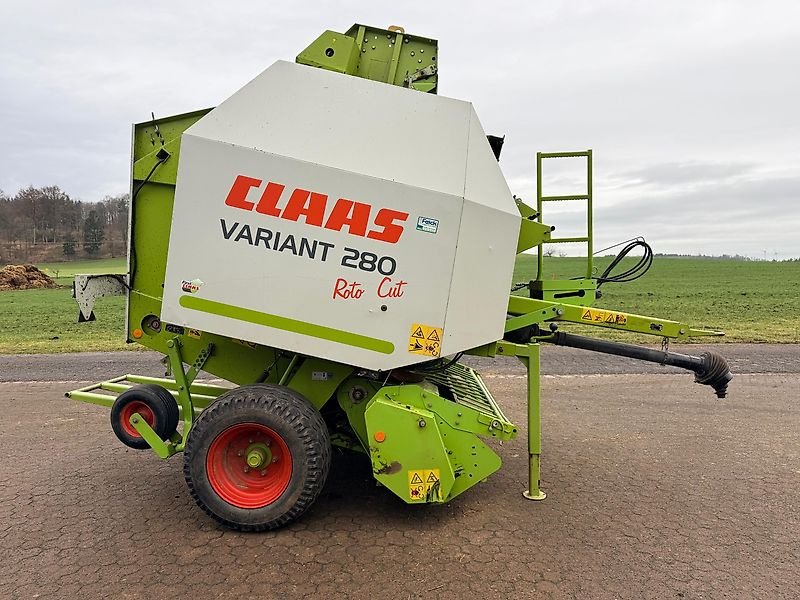 Rundballenpresse des Typs CLAAS Variant 280 RC RotoCut, Gebrauchtmaschine in Steinau  (Bild 2)