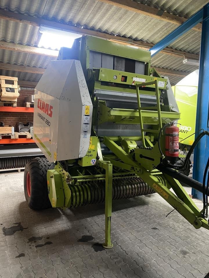 Rundballenpresse van het type CLAAS VARIANT 280, Gebrauchtmaschine in Tim (Foto 2)