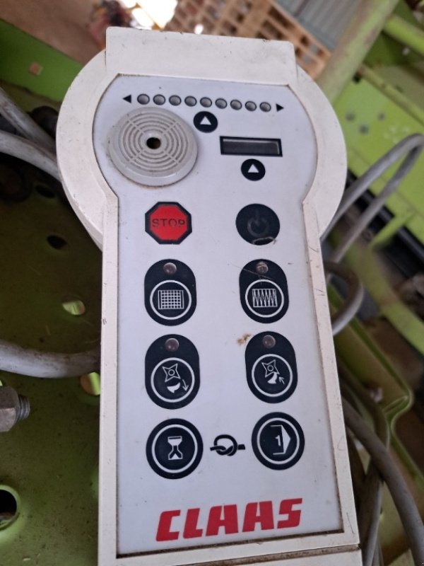 Rundballenpresse des Typs CLAAS VARIANT 280, Gebrauchtmaschine in COGNAC LA FORET (Bild 5)