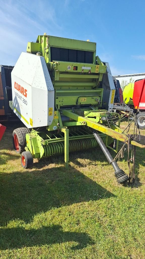 Rundballenpresse du type CLAAS Variant 280, Gebrauchtmaschine en Neufchâtel-en-Bray (Photo 1)