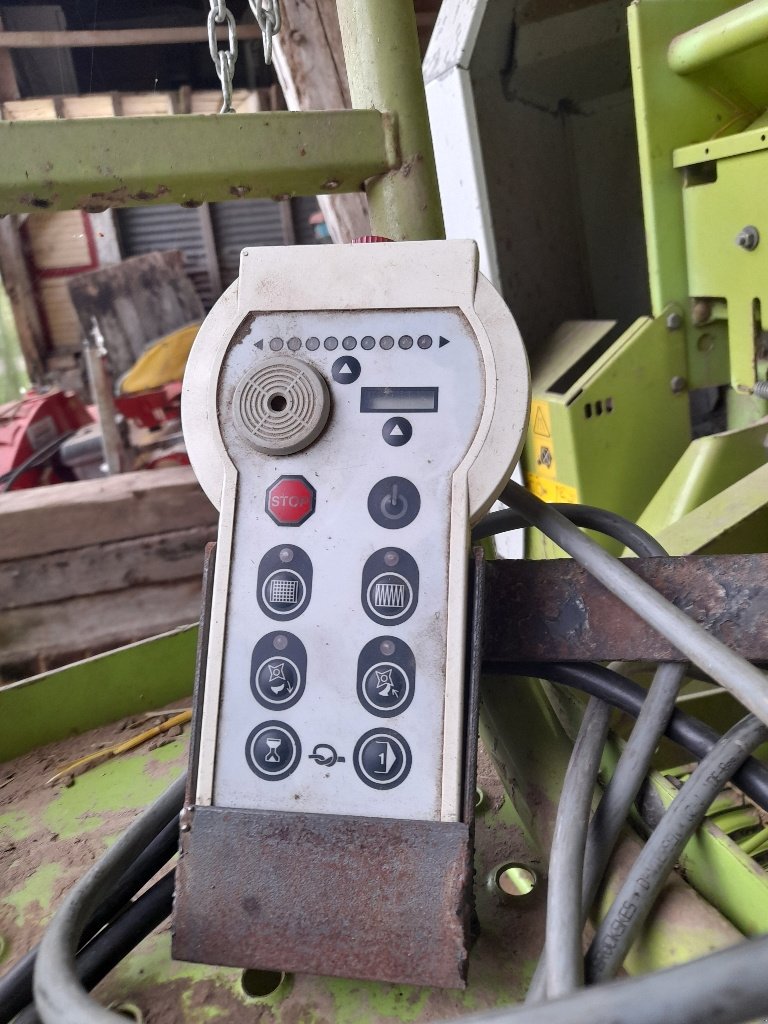 Rundballenpresse del tipo CLAAS Variant 280, Gebrauchtmaschine en Neufchâtel-en-Bray (Imagen 5)