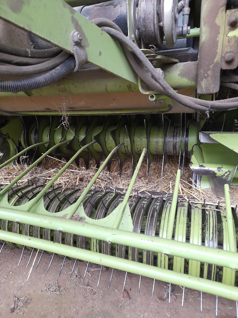 Rundballenpresse du type CLAAS Variant 280, Gebrauchtmaschine en Neufchâtel-en-Bray (Photo 4)