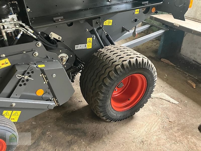 Rundballenpresse des Typs CLAAS Variant 360 RC *Wenig benutzt*, Gebrauchtmaschine in Salsitz (Bild 3)