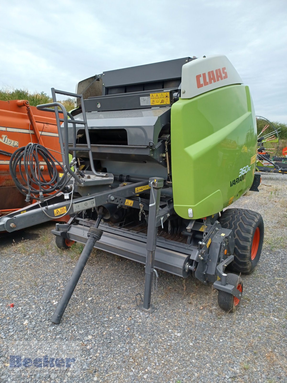 Rundballenpresse van het type CLAAS Variant 360 RC, Gebrauchtmaschine in Weimar-Niederwalgern (Foto 2)