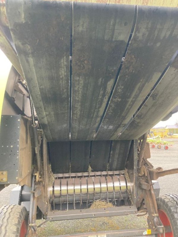 Rundballenpresse van het type CLAAS VARIANT 360 RF, Gebrauchtmaschine in SAINTE GENEVIEVE SUR AGENCE (Foto 4)