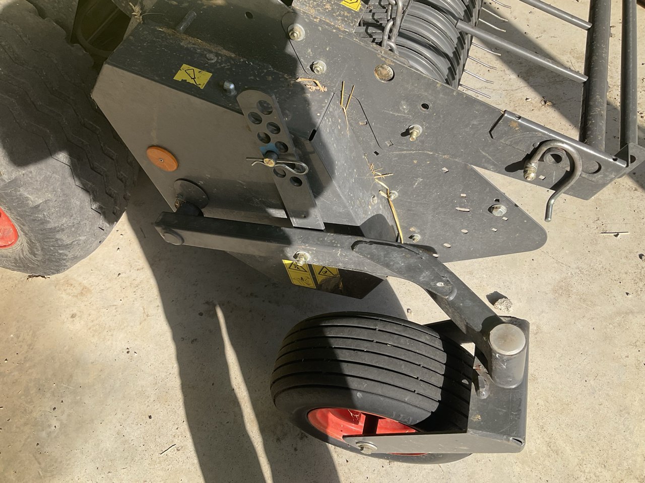 Rundballenpresse Türe ait CLAAS VARIANT 360 RF, Gebrauchtmaschine içinde MORLHON LE HAUT (resim 10)