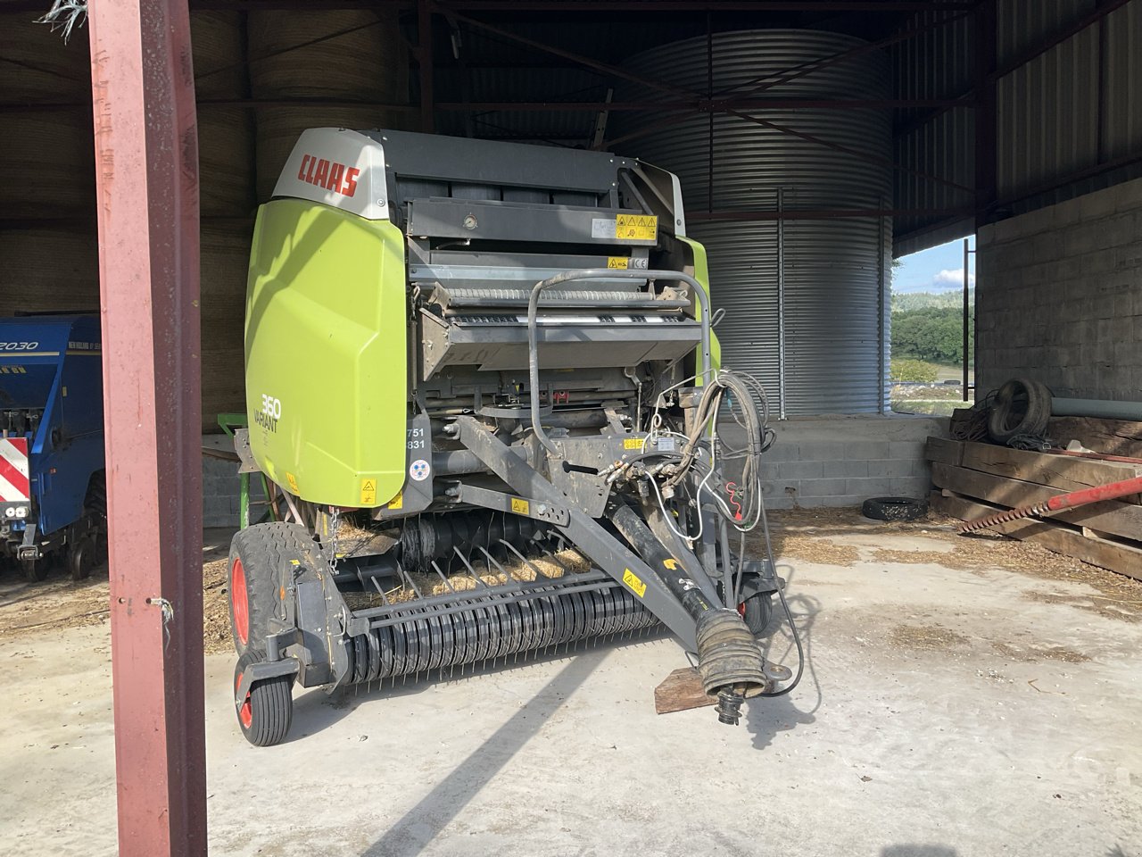 Rundballenpresse Türe ait CLAAS VARIANT 360 RF, Gebrauchtmaschine içinde MORLHON LE HAUT (resim 2)