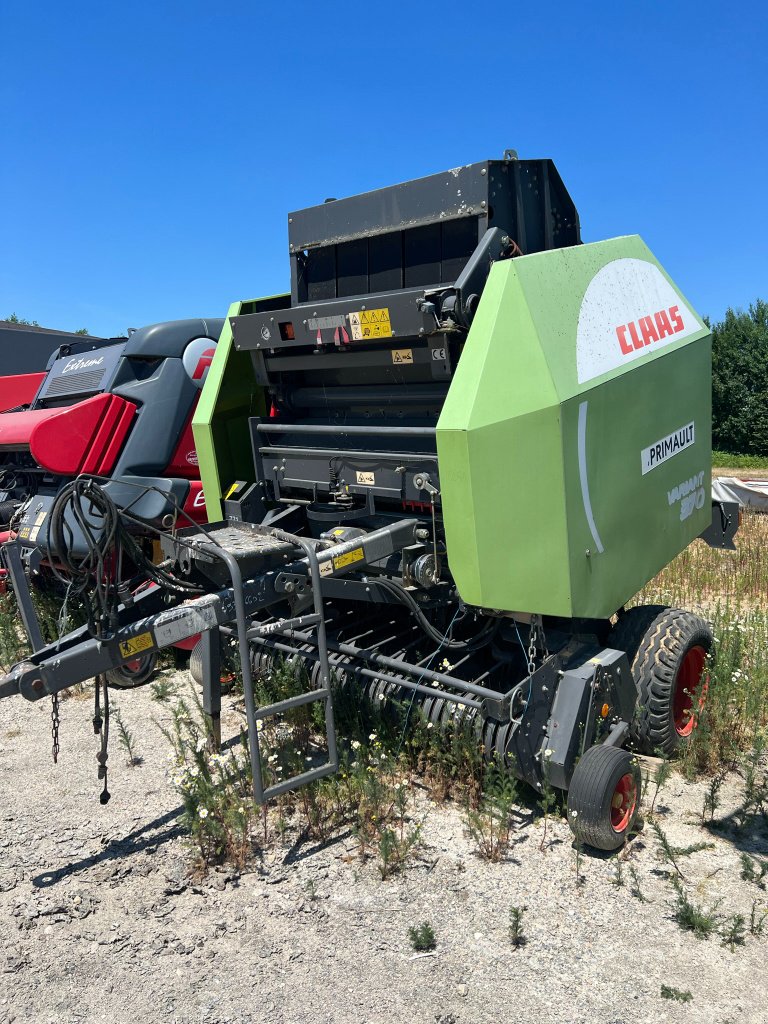 Rundballenpresse des Typs CLAAS VARIANT 370, Gebrauchtmaschine in CHATEAU PORCIEN (Bild 1)