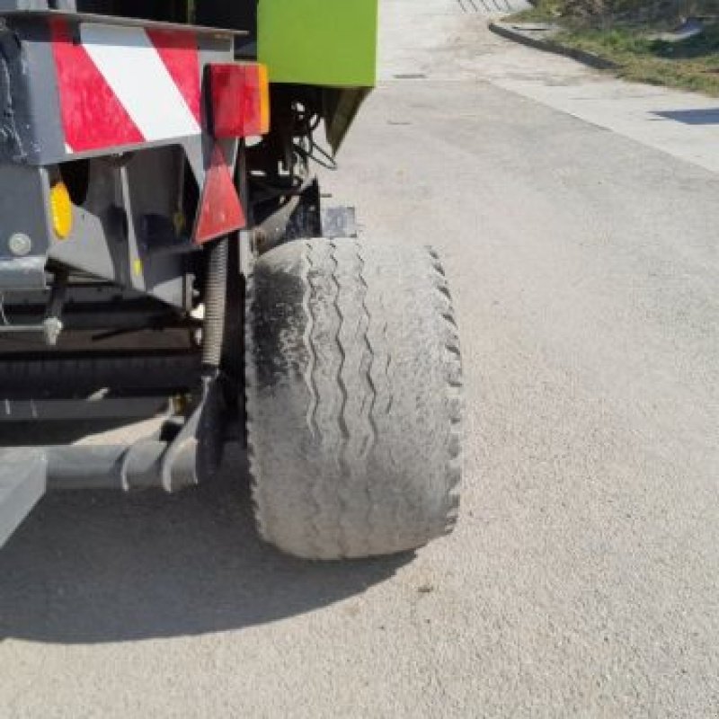 Rundballenpresse of the type CLAAS VARIANT 370, Gebrauchtmaschine in Belleville sur Meuse (Picture 10)