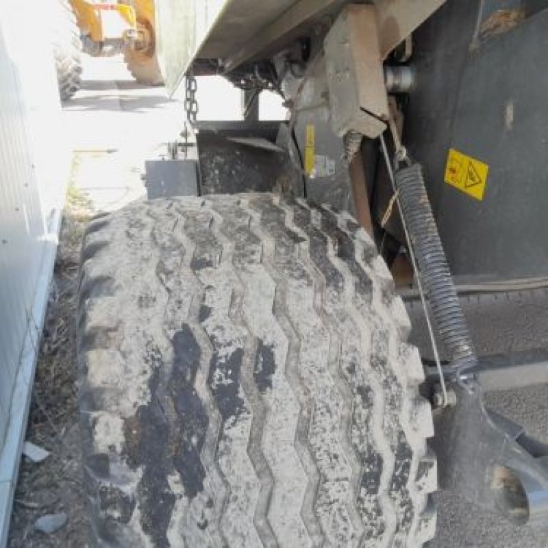 Rundballenpresse of the type CLAAS VARIANT 370, Gebrauchtmaschine in Belleville sur Meuse (Picture 11)