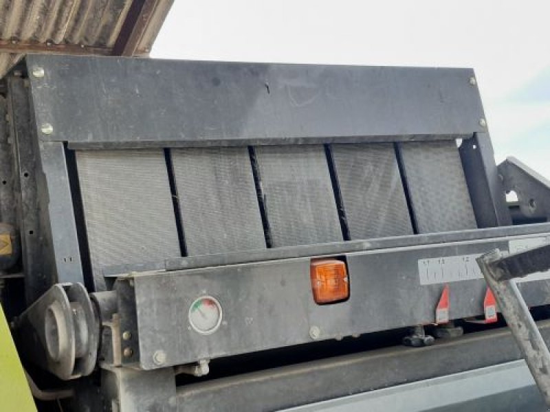 Rundballenpresse of the type CLAAS VARIANT 370, Gebrauchtmaschine in Belleville sur Meuse (Picture 3)