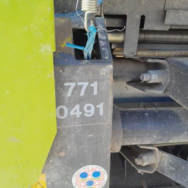 Rundballenpresse of the type CLAAS VARIANT 370, Gebrauchtmaschine in Belleville sur Meuse (Picture 7)
