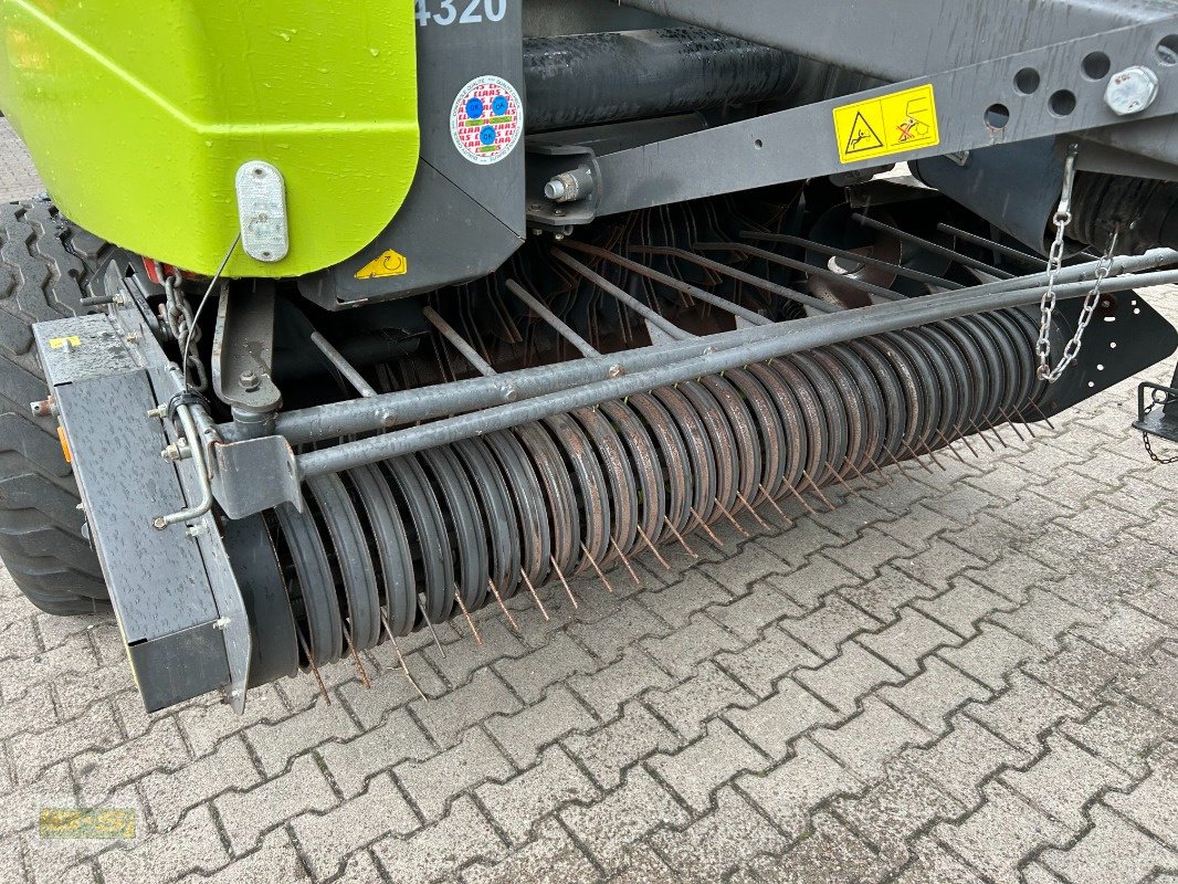Rundballenpresse типа CLAAS VARIANT 380 RC, Gebrauchtmaschine в Grabow (Фотография 3)
