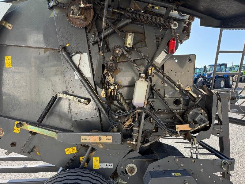 Rundballenpresse типа CLAAS VARIANT 380, Gebrauchtmaschine в Wargnies Le Grand (Фотография 8)