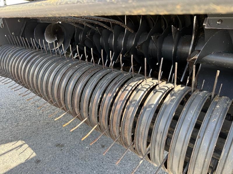 Rundballenpresse типа CLAAS VARIANT 380, Gebrauchtmaschine в Wargnies Le Grand (Фотография 9)