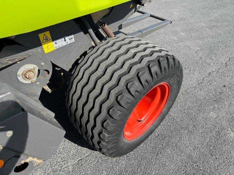 Rundballenpresse типа CLAAS VARIANT 380, Gebrauchtmaschine в Wargnies Le Grand (Фотография 11)