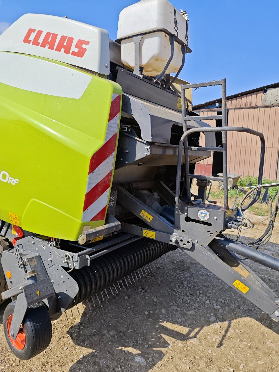 Rundballenpresse del tipo CLAAS Variant 460 rf, Gebrauchtmaschine In MORLHON LE HAUT (Immagine 3)