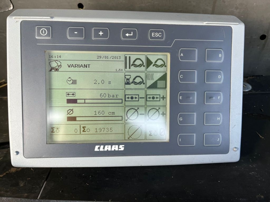 Rundballenpresse des Typs CLAAS VARIANT 470, Gebrauchtmaschine in Savigny sur Braye (Bild 10)