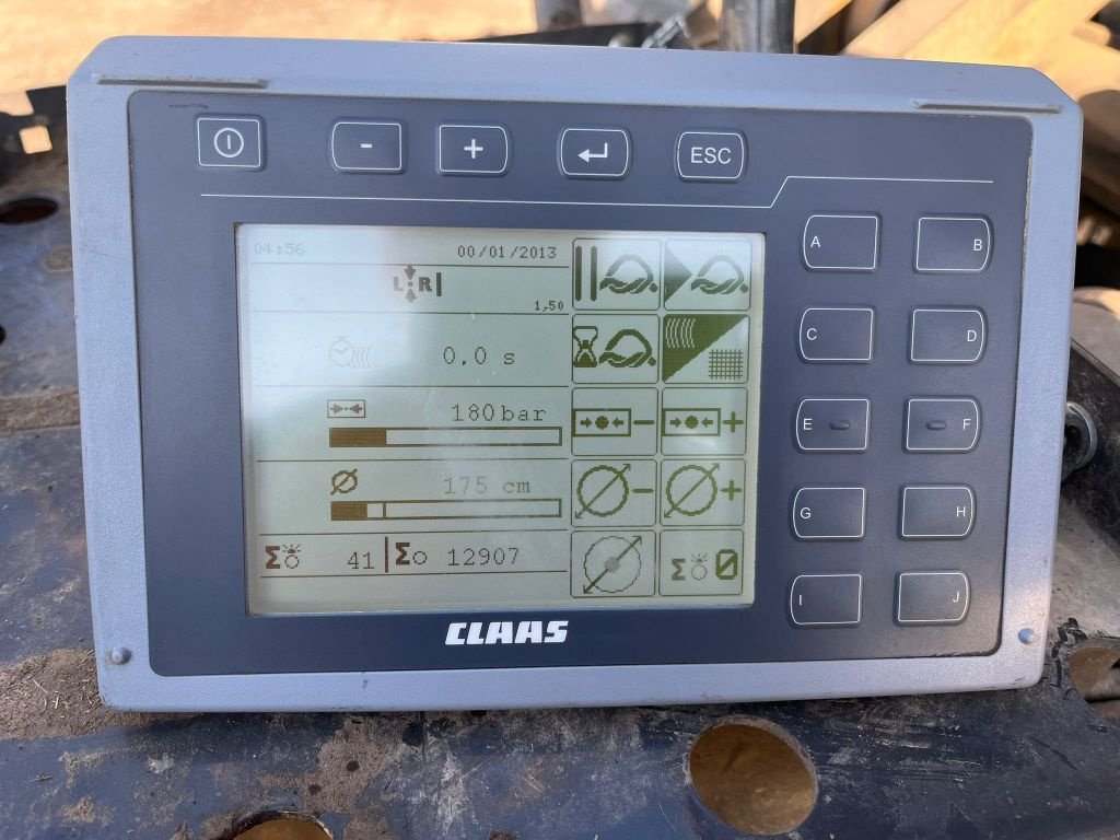 Rundballenpresse типа CLAAS VARIANT 470, Gebrauchtmaschine в Savigny sur Braye (Фотография 5)