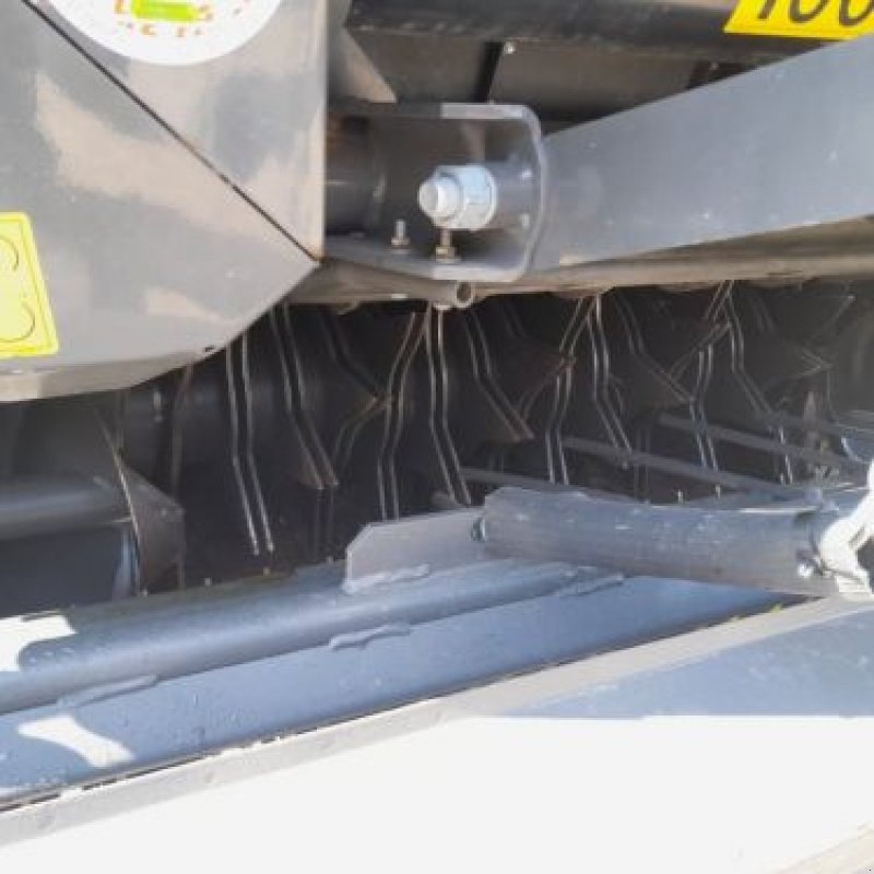 Rundballenpresse tip CLAAS VARIANT 480 RC, Gebrauchtmaschine in Belleville sur Meuse (Poză 6)