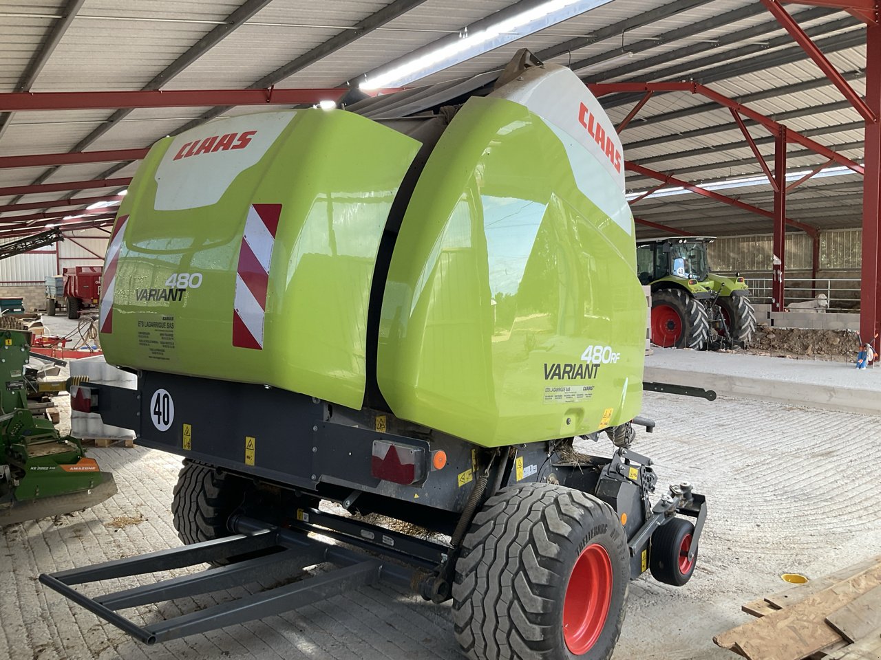 Rundballenpresse del tipo CLAAS VARIANT 480 RF, Gebrauchtmaschine In MORLHON LE HAUT (Immagine 3)