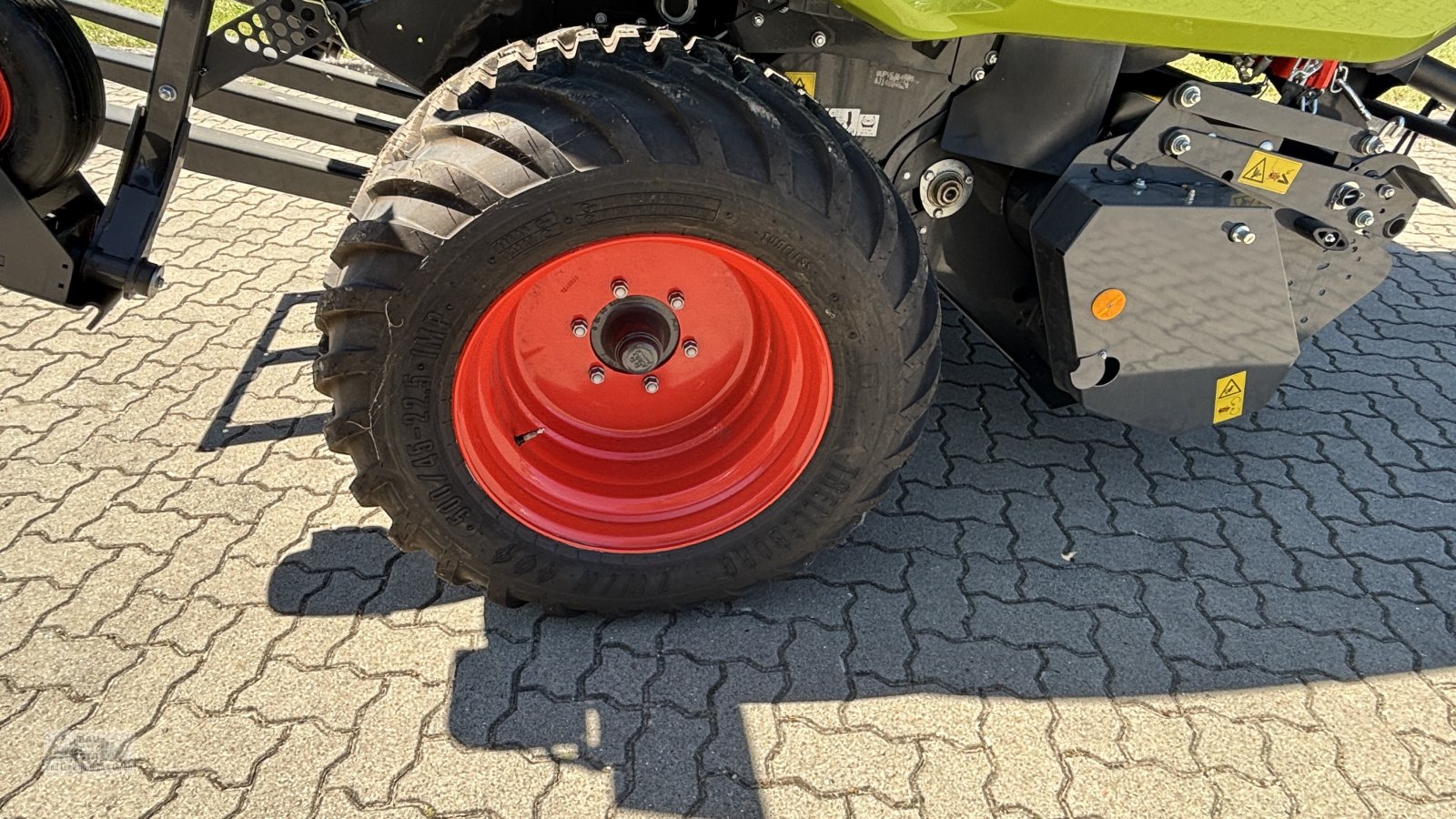 Rundballenpresse типа CLAAS VARIANT 560 RC PRO, Neumaschine в Stralendorf (Фотография 3)