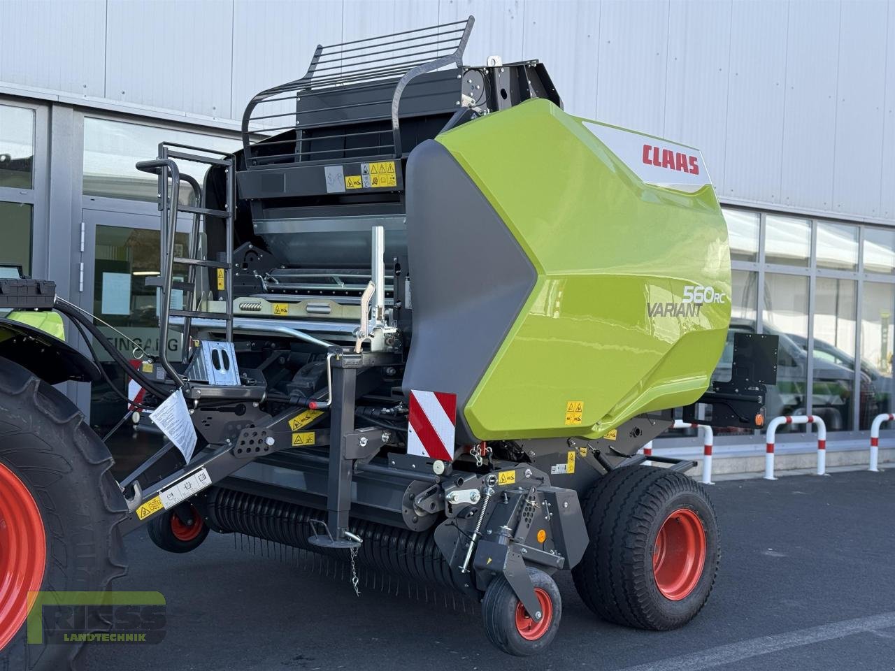 Rundballenpresse des Typs CLAAS VARIANT 560 RC TREND, Neumaschine in Homberg/Ohm - Maulbach (Bild 1)