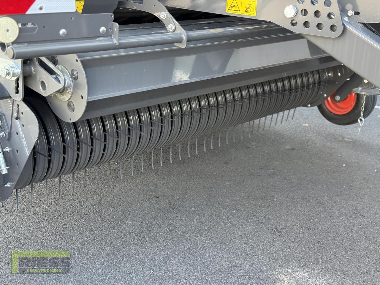 Rundballenpresse des Typs CLAAS VARIANT 560 RC TREND, Neumaschine in Homberg/Ohm - Maulbach (Bild 4)