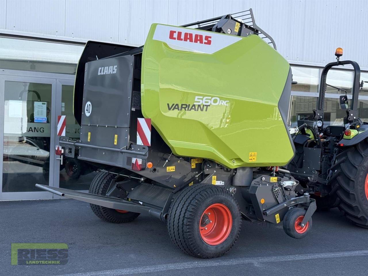 Rundballenpresse des Typs CLAAS VARIANT 560 RC TREND, Neumaschine in Homberg/Ohm - Maulbach (Bild 9)