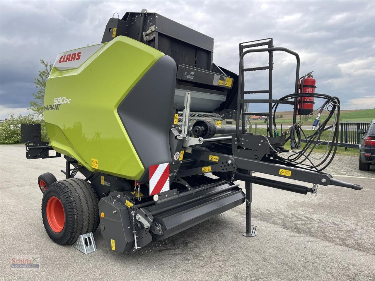 Rundballenpresse des Typs CLAAS Variant 580 RC PRO, neuwertige Rundballenpresse, Baujahr 2023, Gebrauchtmaschine in Schierling (Bild 8)