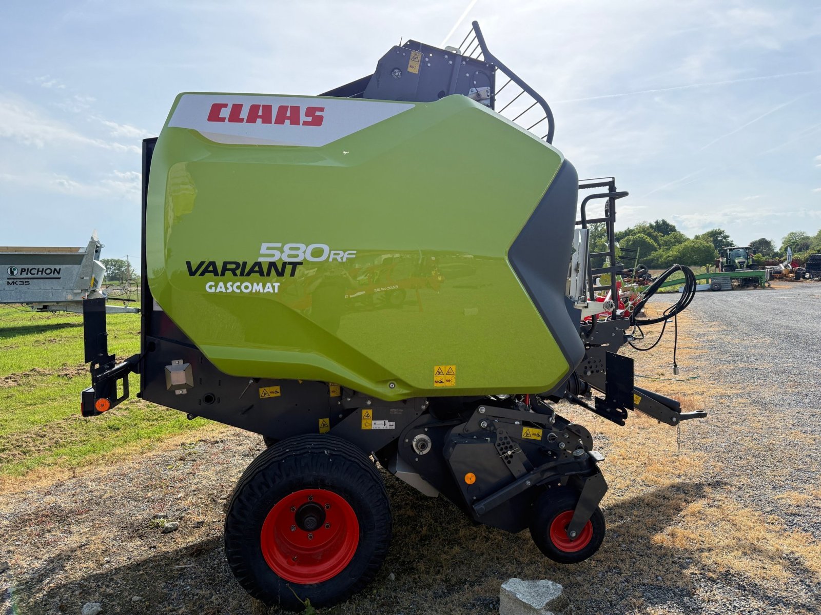Rundballenpresse del tipo CLAAS VARIANT 580 RF, Gebrauchtmaschine en ST ELIX THEUX (Imagen 2)