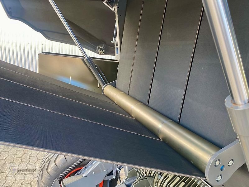 Rundballenpresse typu CLAAS VARIANT 585 RC PRO  Vorführmaschine, D=0,90 bis 1,80 m,, Vorführmaschine v Asendorf (Obrázek 18)